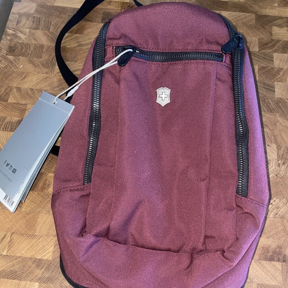 Victorinox Lifestyle Accessory Sling bag original Beetroot 607127 6L/366cu In